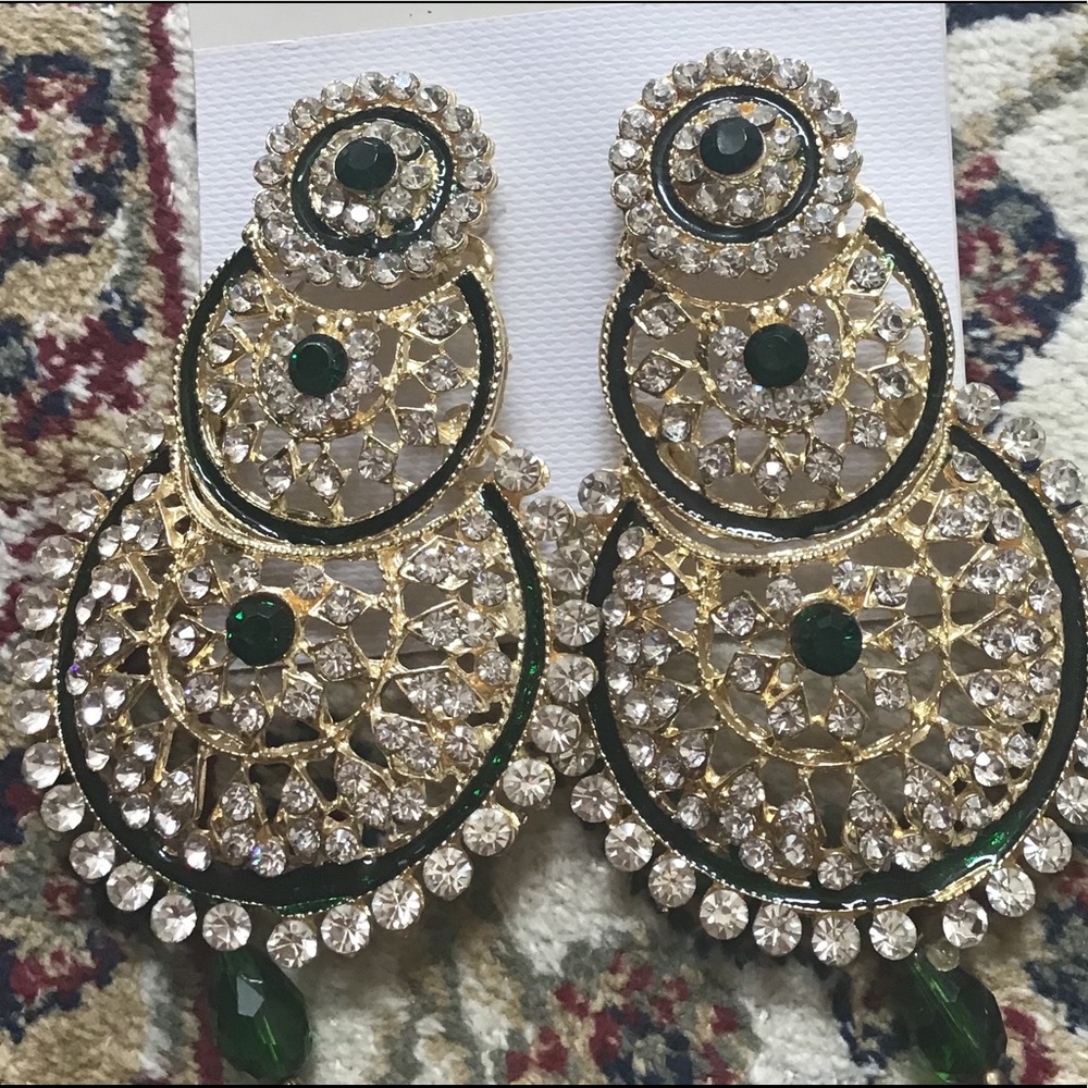 Emerald and diamonds long earring